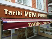tarihi vefa firini ahsap uzerine pleksi kabartma tabela